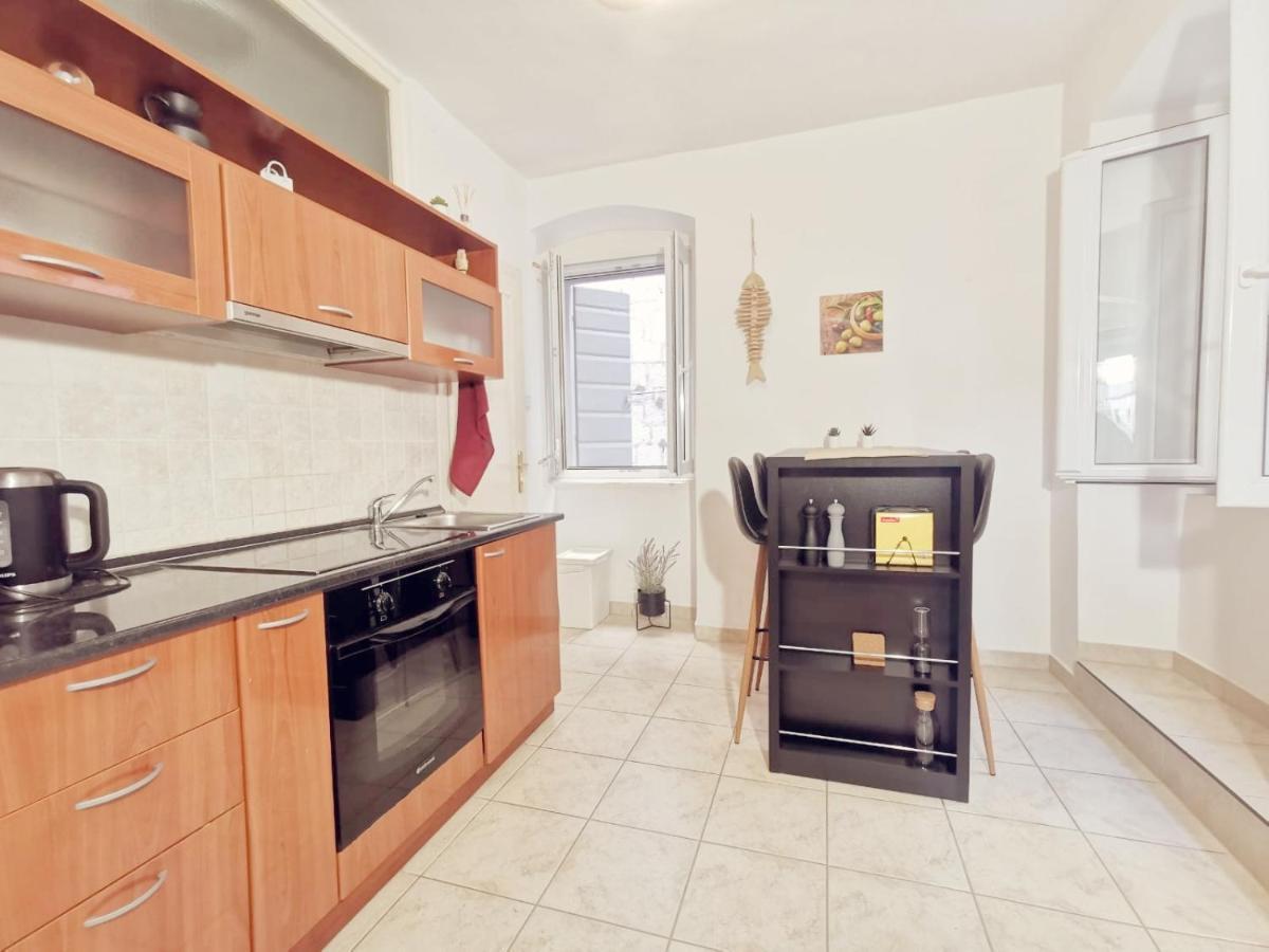 One Bedroom Apartment In The Old Town Split Exterior foto